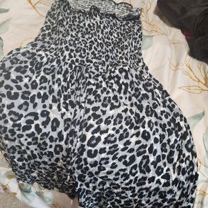 Strapless romper with pockets